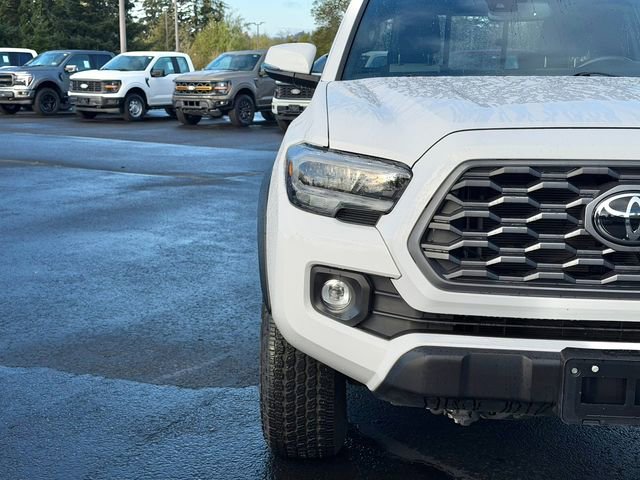Used 2022 Toyota Tacoma TRD Off-Road w/ TRD Premium Off Road Package image 9