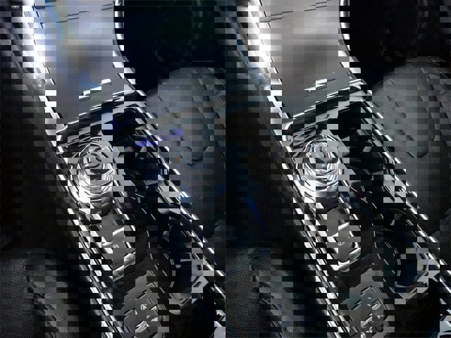 Certified 2019 Ford Edge Titanium w/ Equipment Group 301A image 18