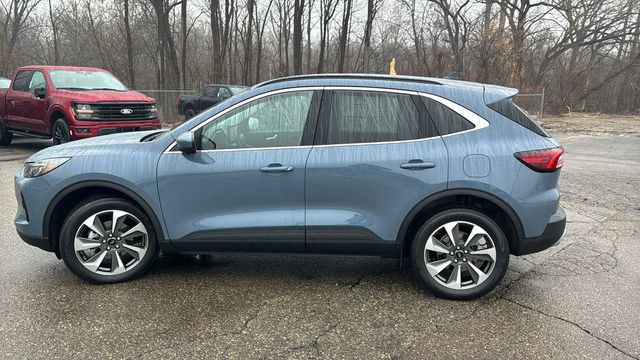 Certified 2023 Ford Escape Platinum AWD/4WD image 2