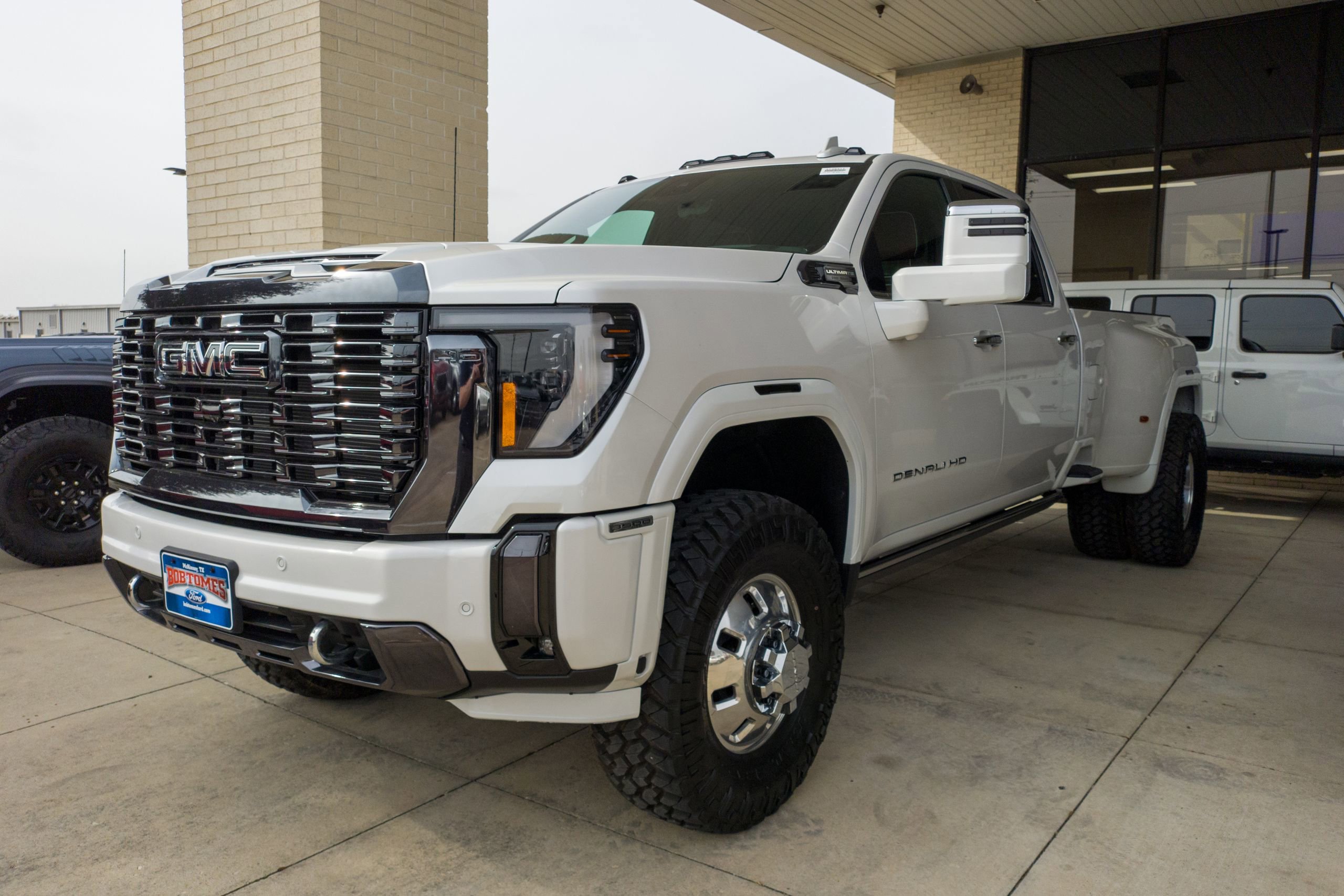 Certified 2022 Ford F250 Platinum w/ FX4 Off-Road Package AWD/4WD image 48