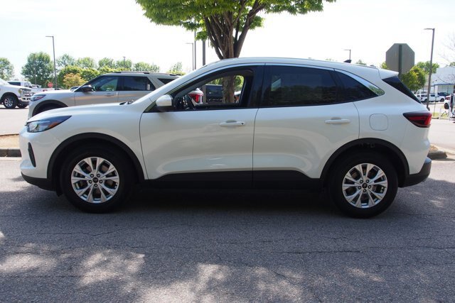 Certified 2023 Ford Escape Active w/ Tech Pack #2 FWD image 2
