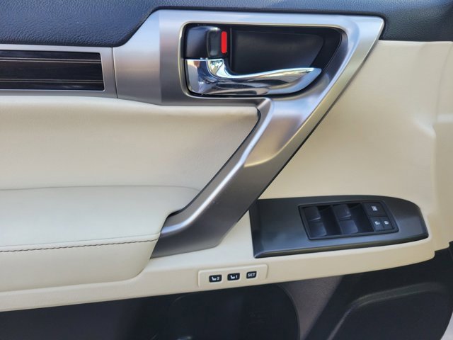 Used 2023 Lexus GX 460 Premium w/ Accessory Package image 25