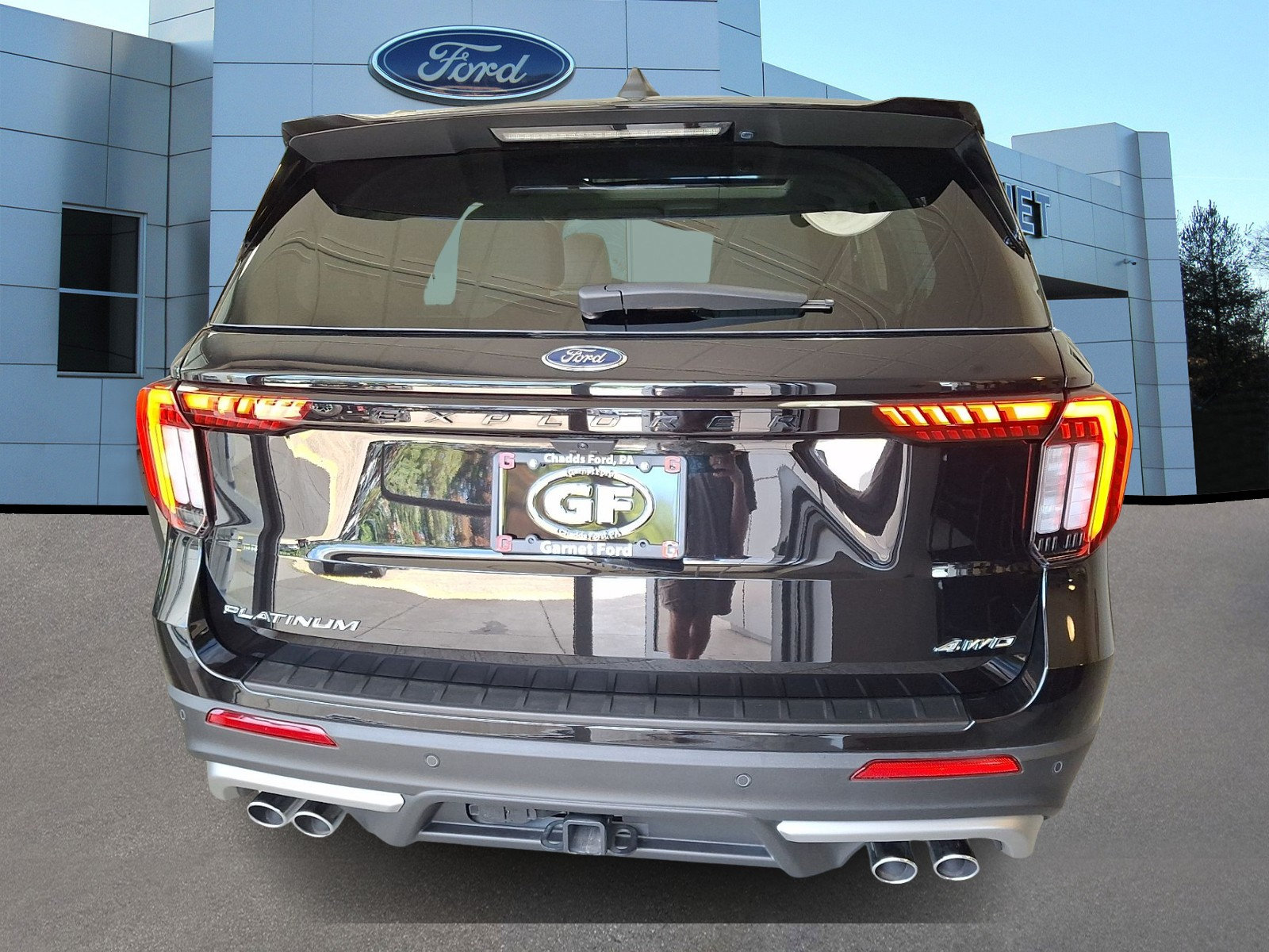 Certified 2025 Ford Explorer Platinum w/ Ultimate Package AWD/4WD image 7