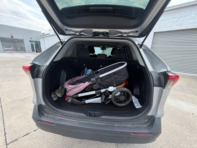 Used 2019 Toyota RAV4 LE w/ Carpet Mat Package FWD image 31
