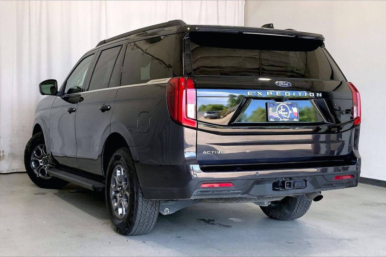 Certified 2025 Ford Expedition Active AWD/4WD image 10