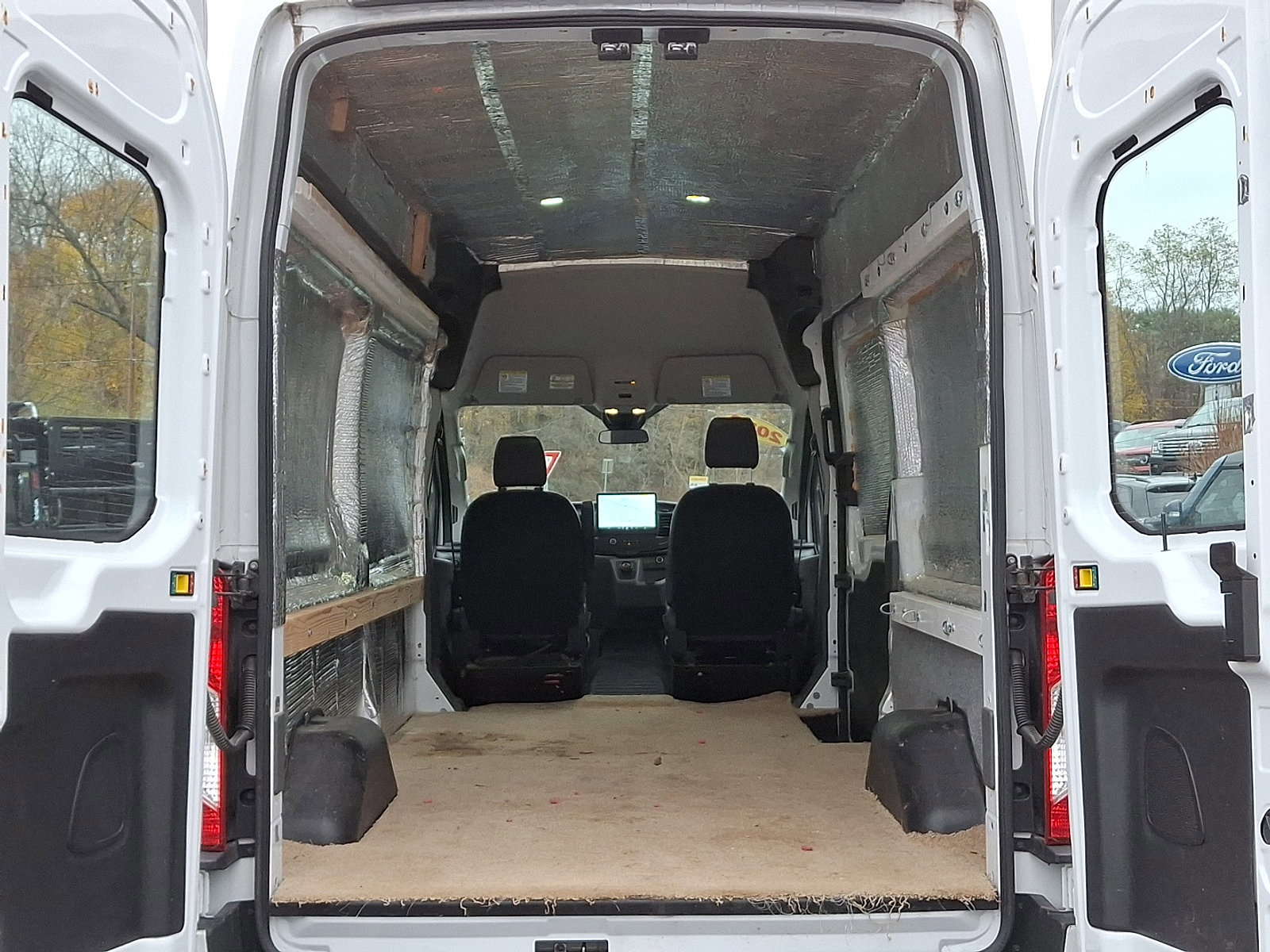 Certified 2022 Ford E-Transit image 30