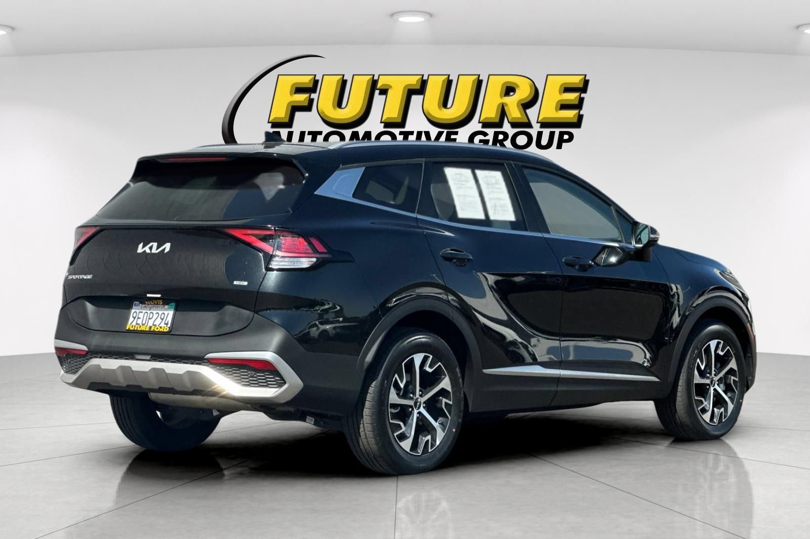 Used 2023 Kia Sportage EX AWD/4WD image 3