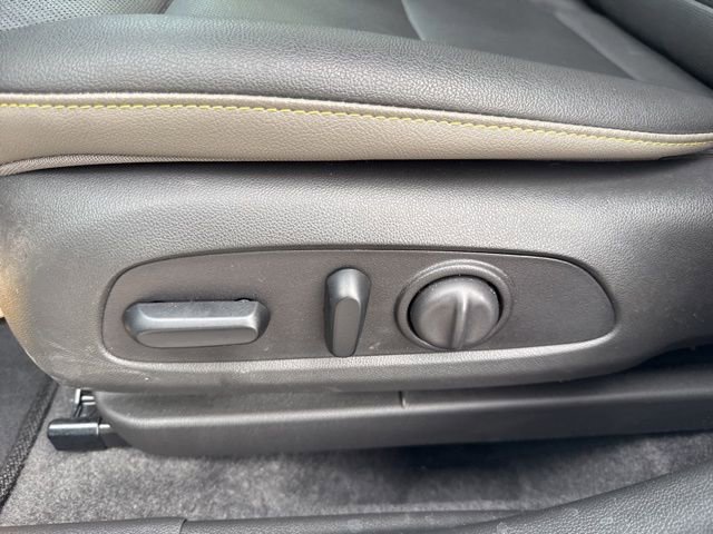 Used 2025 Chevrolet Trax ACTIV w/ Sunroof Package image 17