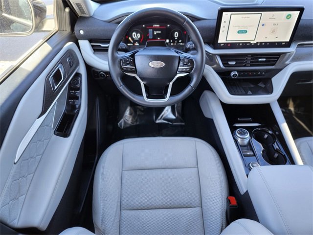 Certified 2025 Ford Explorer Platinum w/ LUX Leather Package image 13