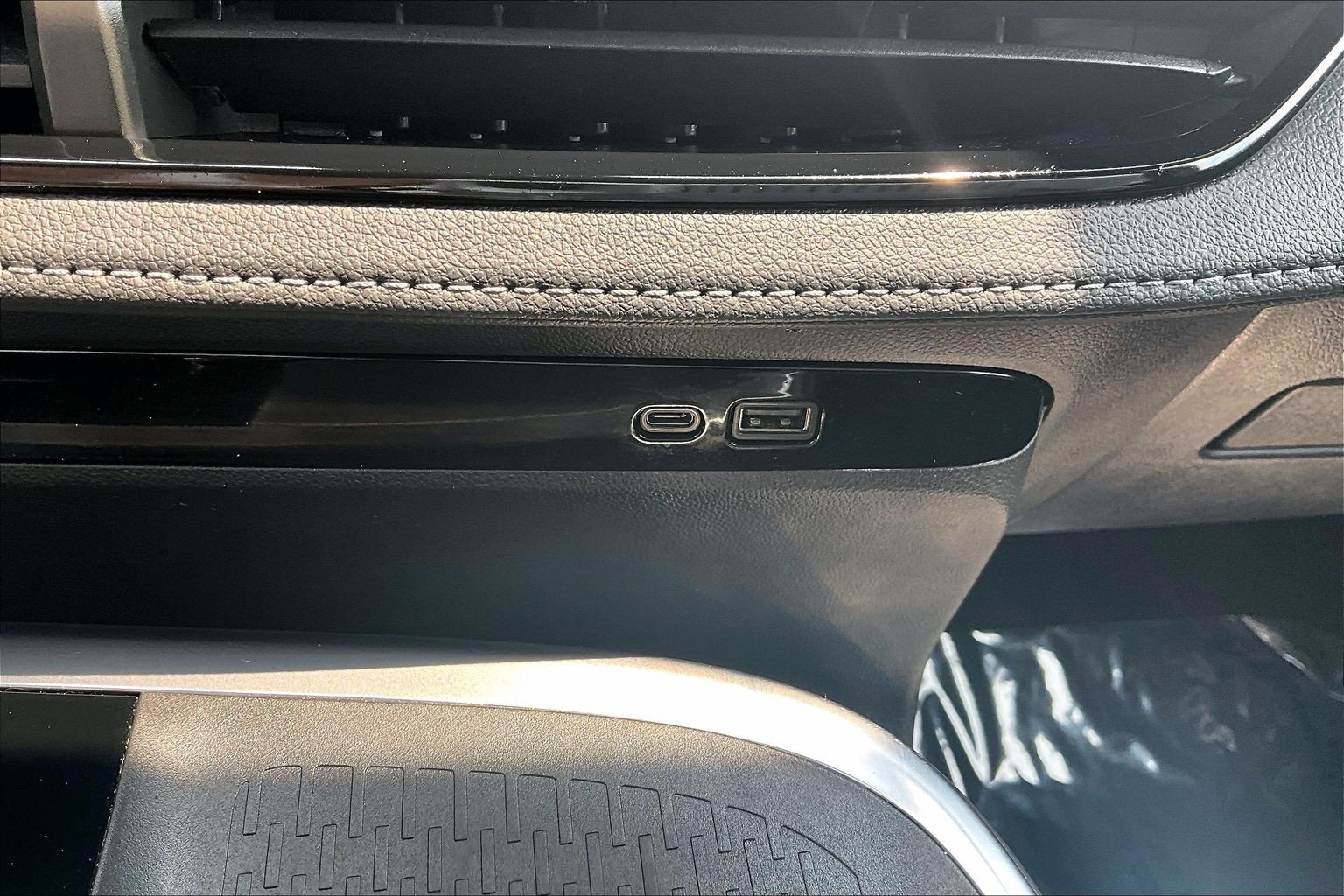 Used 2025 Buick Enclave Preferred FWD image 33