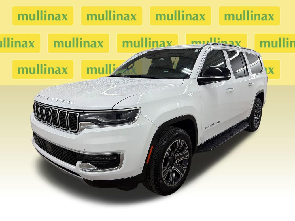Used 2024 Jeep Wagoneer L Series II w/ Flexible Seating Group AWD/4WD image 14