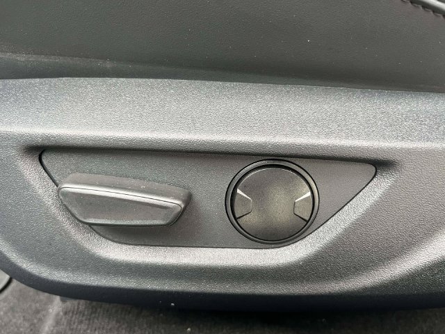 Certified 2025 Ford Mustang Coupe RWD image 17