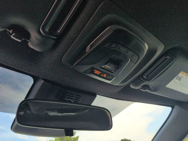 Used 2025 Toyota Corolla SE w/ Convenience Package FWD image 24