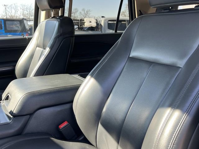 Certified 2023 Ford Expedition XLT image 30