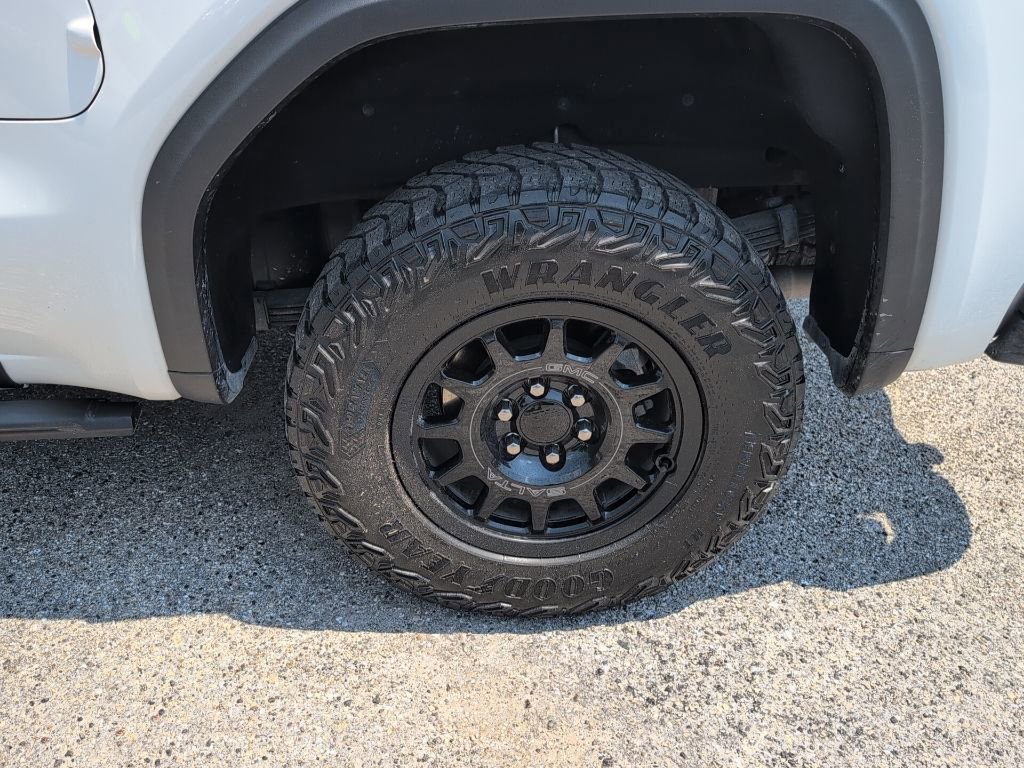 Used 2024 GMC Sierra 1500 AT4X w/ AT4X AEV Edition AWD/4WD image 13