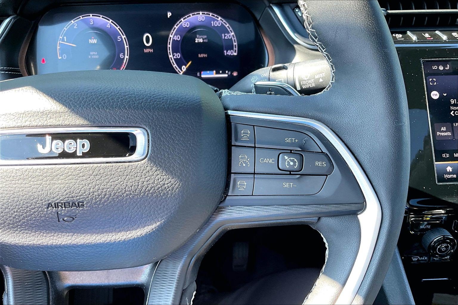 Used 2023 Jeep Grand Cherokee L Laredo AWD/4WD image 19