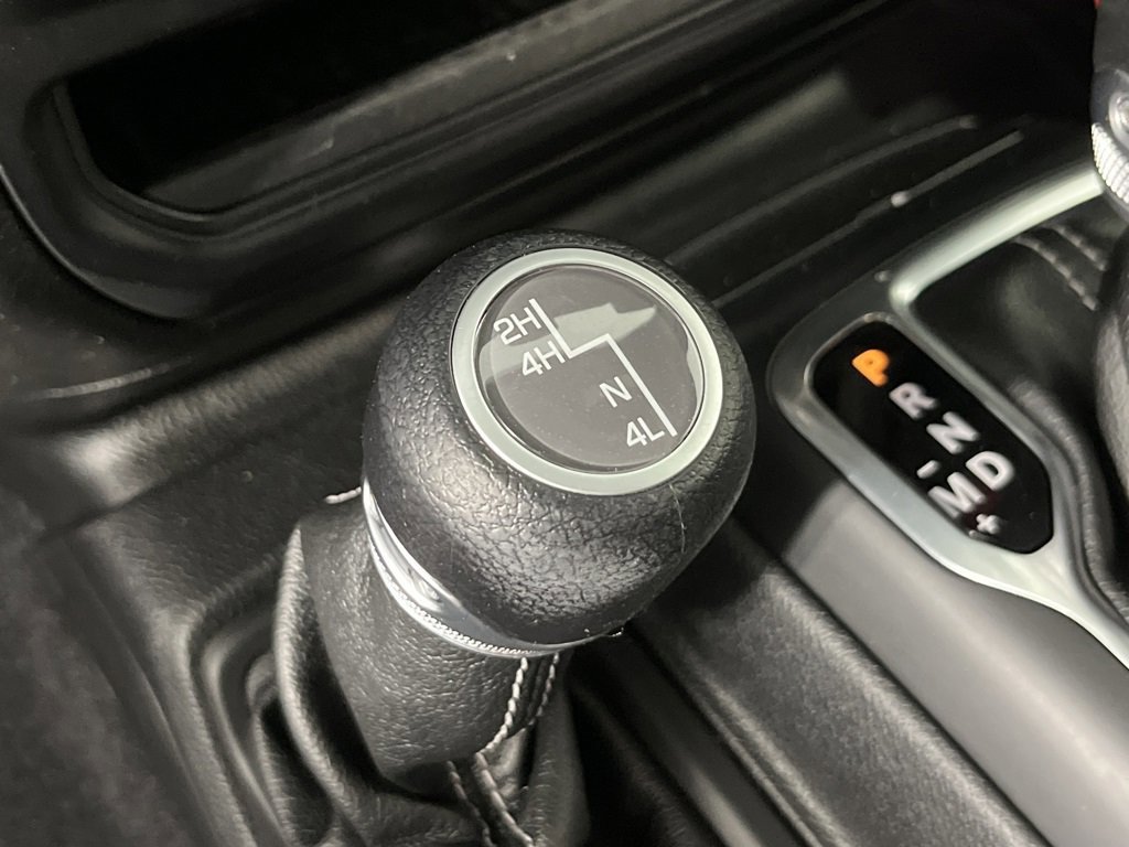 Used 2020 Jeep Wrangler Unlimited Sahara image 24