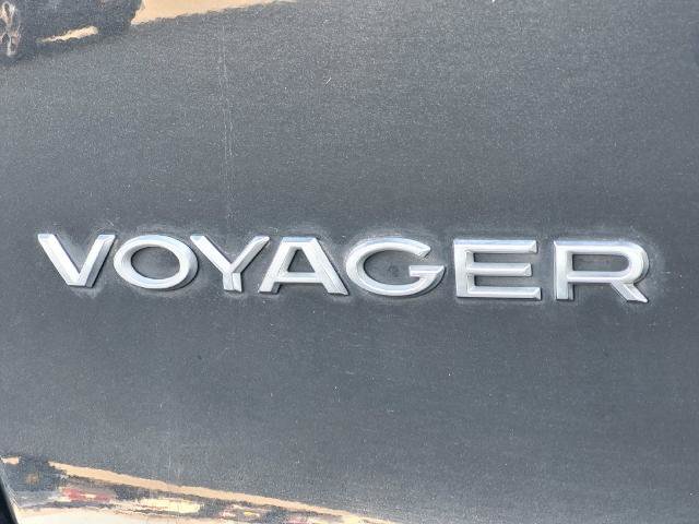 Used 2023 Chrysler Voyager LX FWD image 10