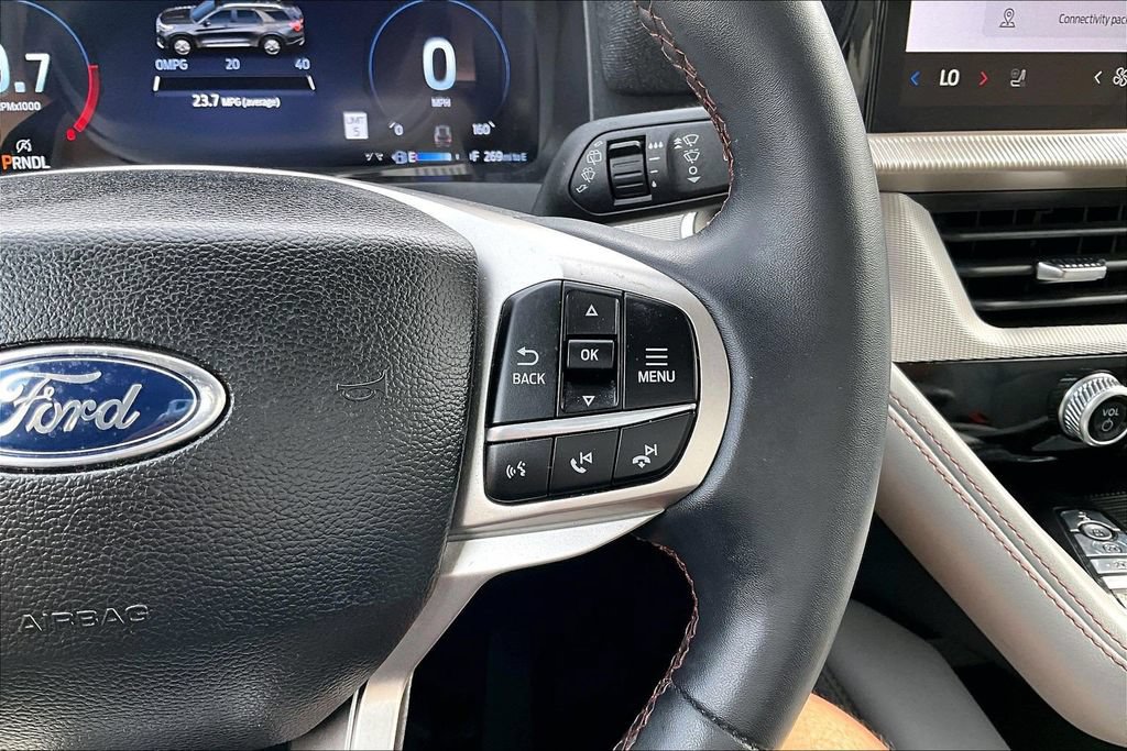 Certified 2025 Ford Explorer Active w/ Active Comfort Package RWD image 18