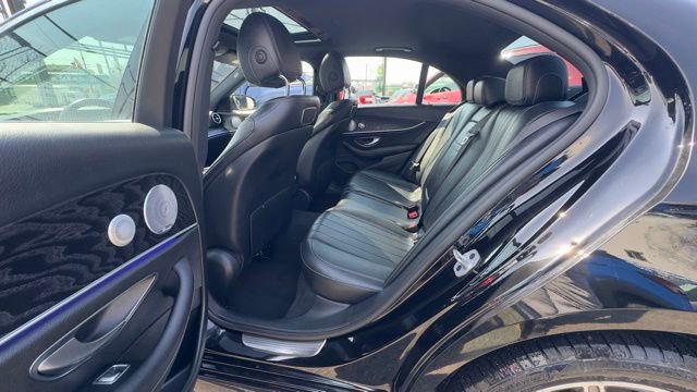 Used 2019 Mercedes-Benz E 300 4MATIC image 18