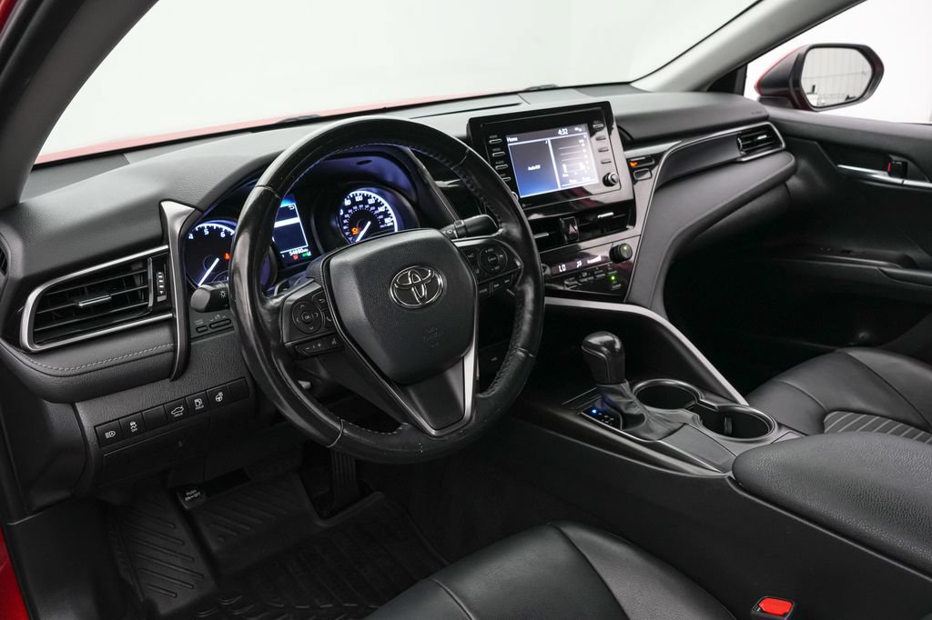 Used 2021 Toyota Camry SE w/ Cold Weather Package FWD image 12