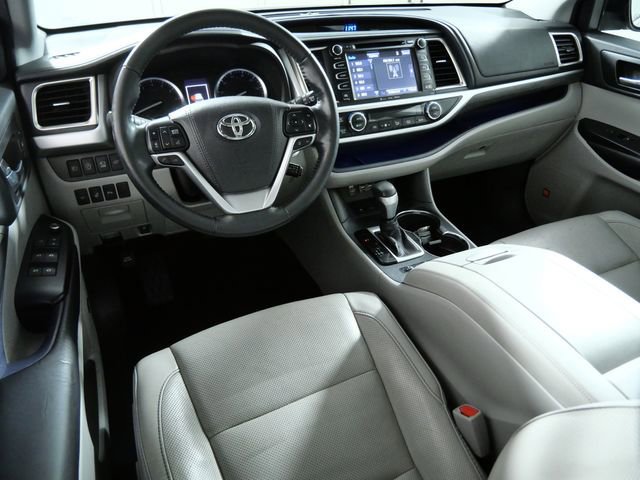 Used 2019 Toyota Highlander Limited Platinum AWD/4WD image 8