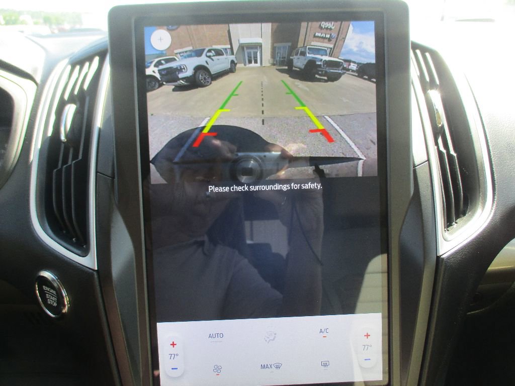 Certified 2024 Ford Edge SE image 7