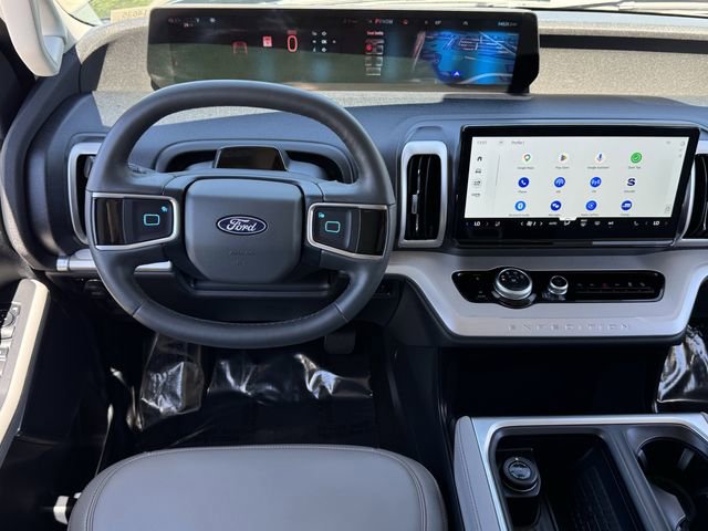 Certified 2025 Ford Expedition Active image 10