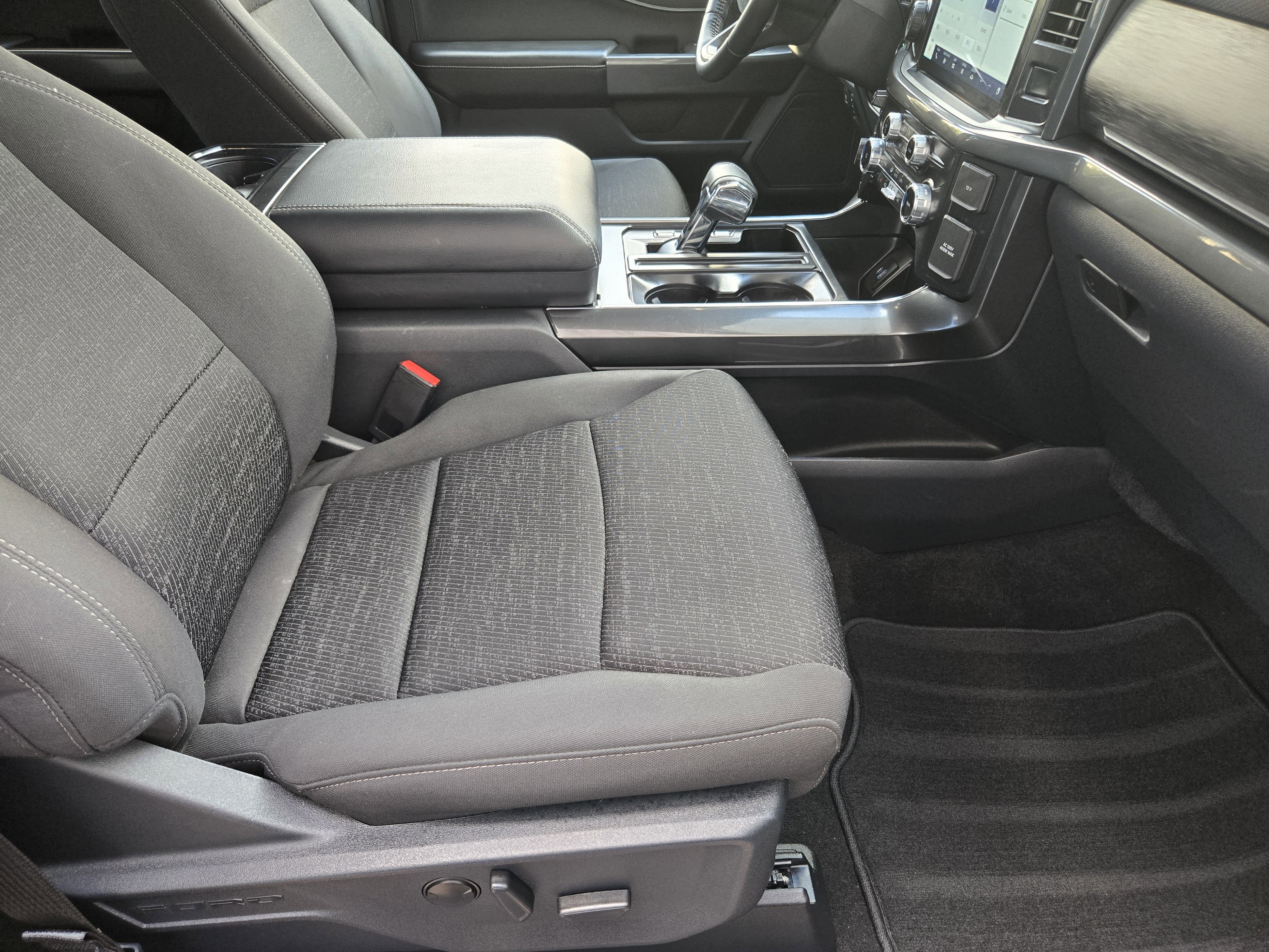 Certified 2022 Ford F150 XLT w/ Equipment Group 302A High image 10