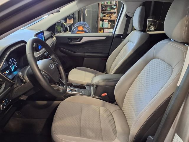 Certified 2022 Ford Escape SE w/ SE Sport Appearance Package FWD image 18