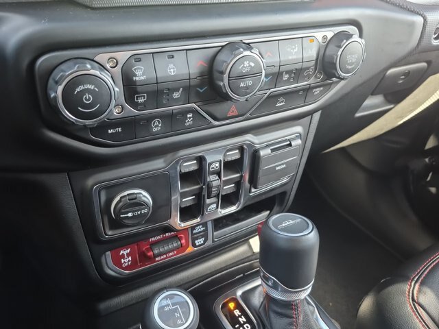 Used 2022 Jeep Gladiator Rubicon AWD/4WD image 26