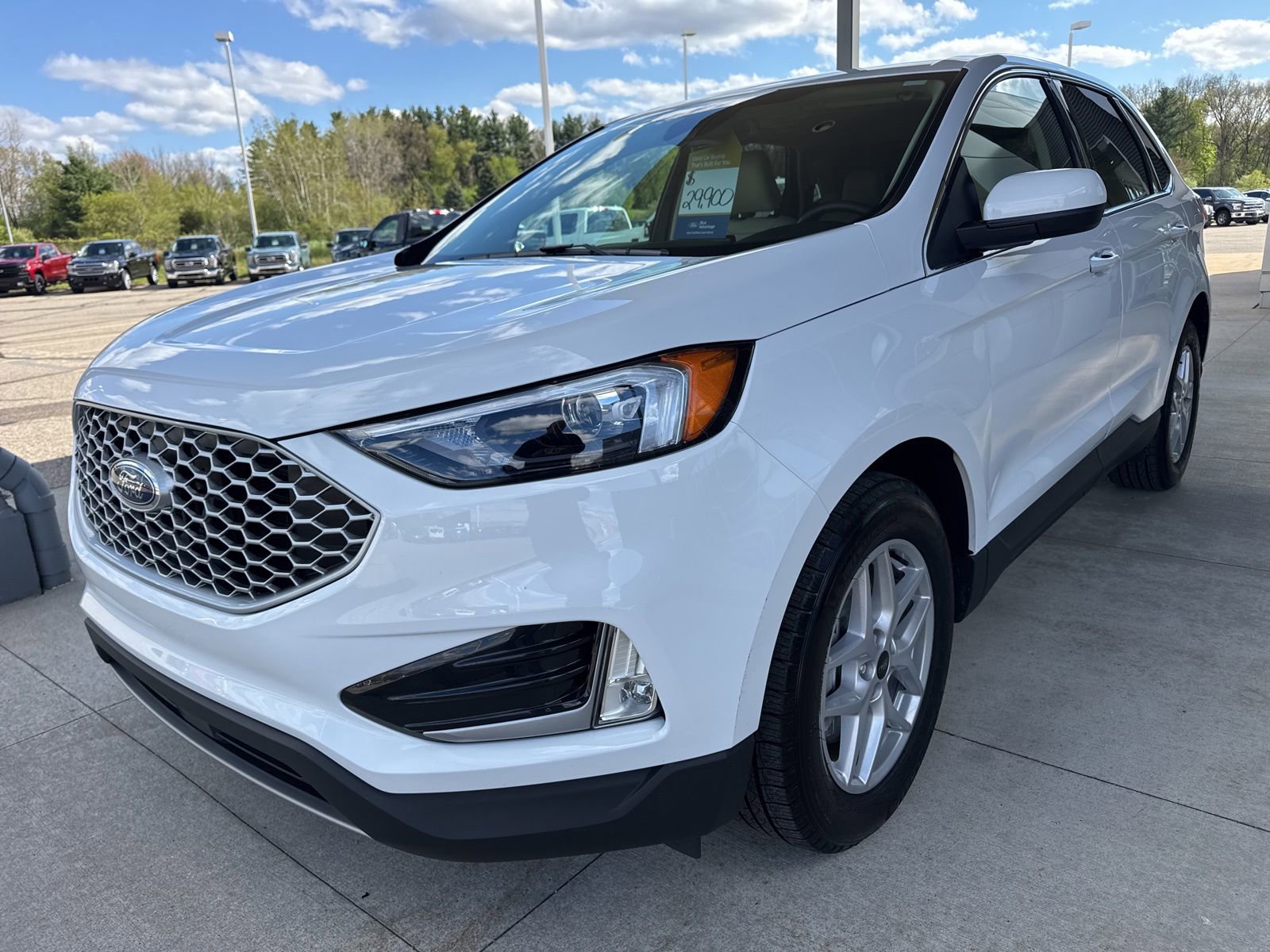Certified 2024 Ford Edge SEL w/ Convenience Package AWD/4WD image 3
