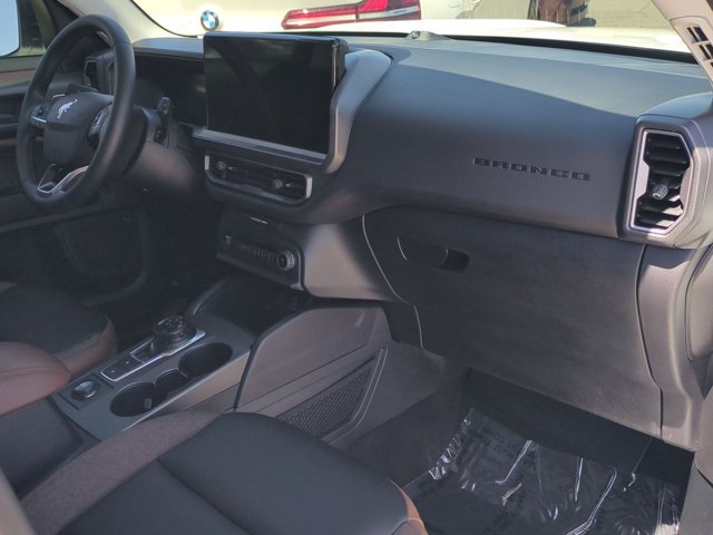 Certified 2025 Ford Bronco Sport Outer Banks w/ Outer Banks Tech Package+ AWD/4WD image 23