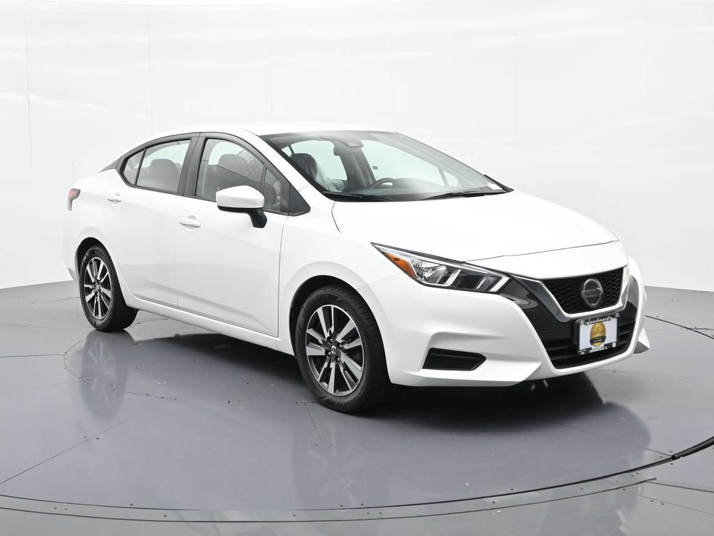Used 2022 Nissan Versa SV FWD image 4