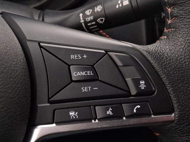 Used 2023 Nissan Versa SR w/ Trunk Package image 21