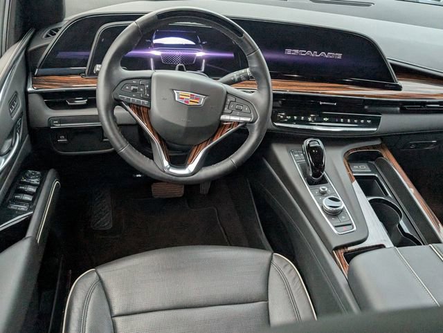Used 2024 Cadillac Escalade Premium Luxury image 8