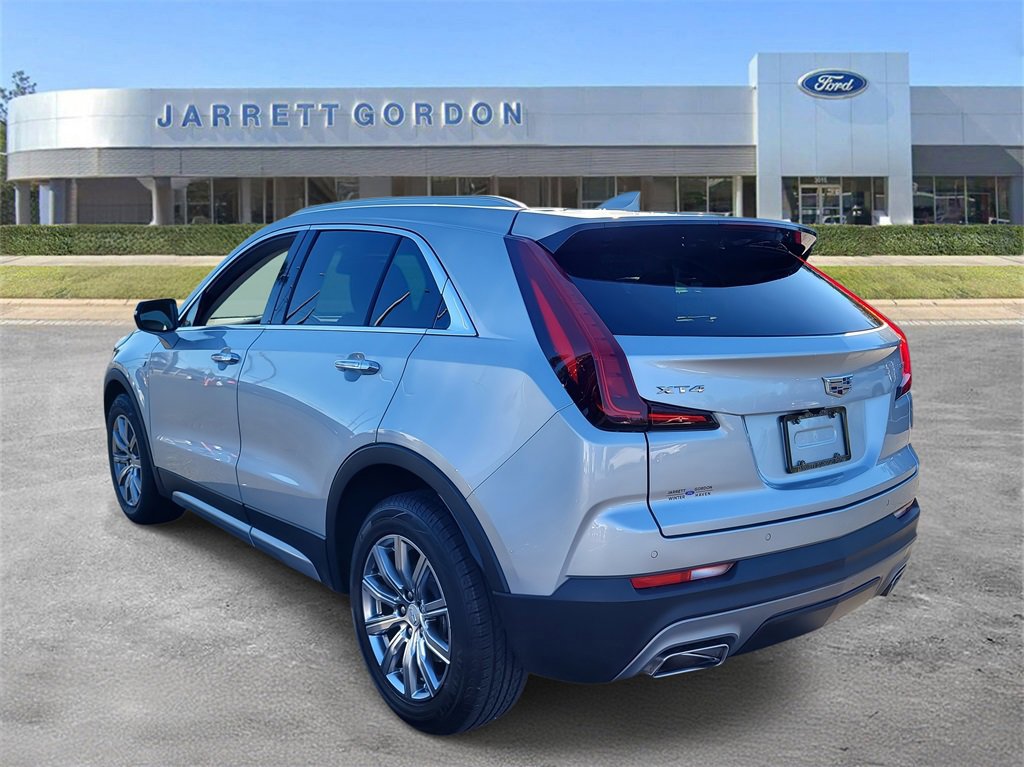 Used 2022 Cadillac XT4 Premium Luxury w/ Safety Alert Package image 2