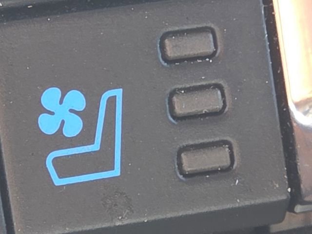 Certified 2022 Ford Expedition XLT image 12