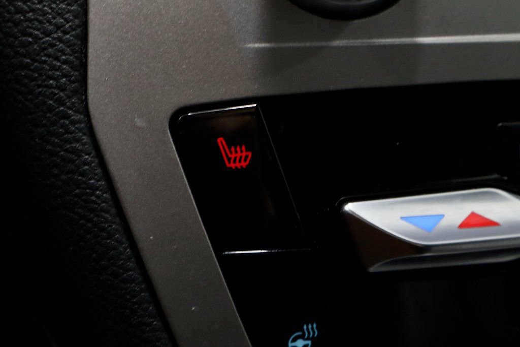 Certified 2022 Ford Explorer XLT w/ Equipment Group 202A image 11