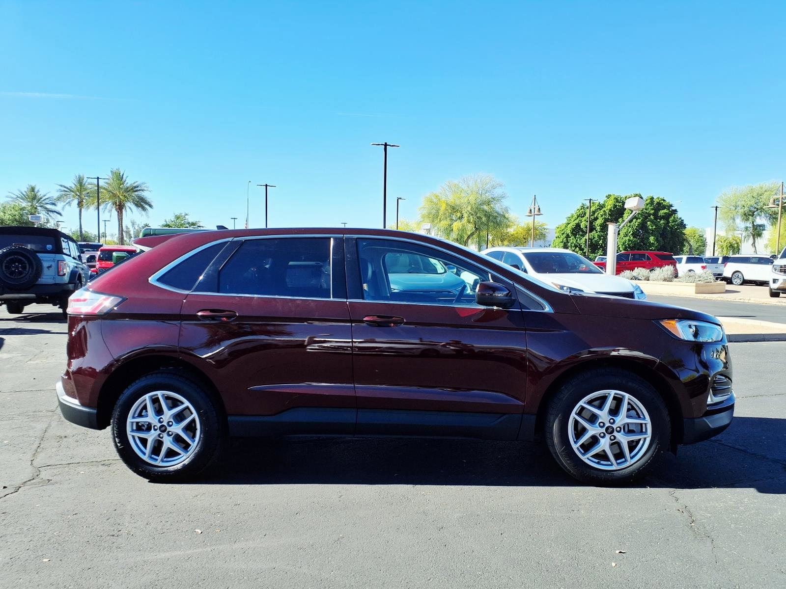 Certified 2024 Ford Edge SEL w/ Convenience Package AWD/4WD image 7