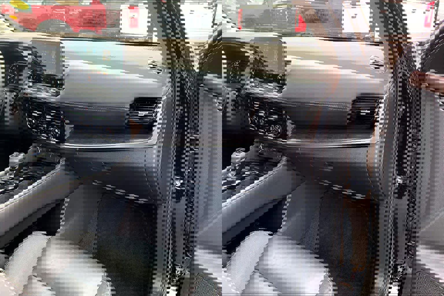 Used 2021 Nissan Rogue SL w/ Premium Package image 18