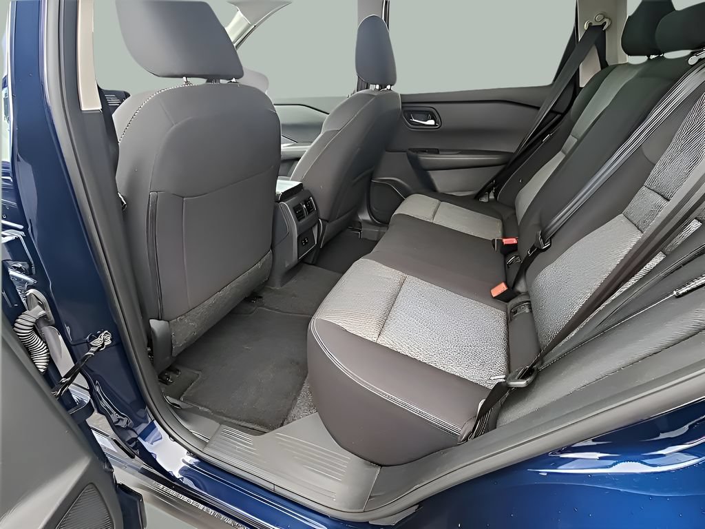 Used 2024 Nissan Rogue SV AWD/4WD image 18