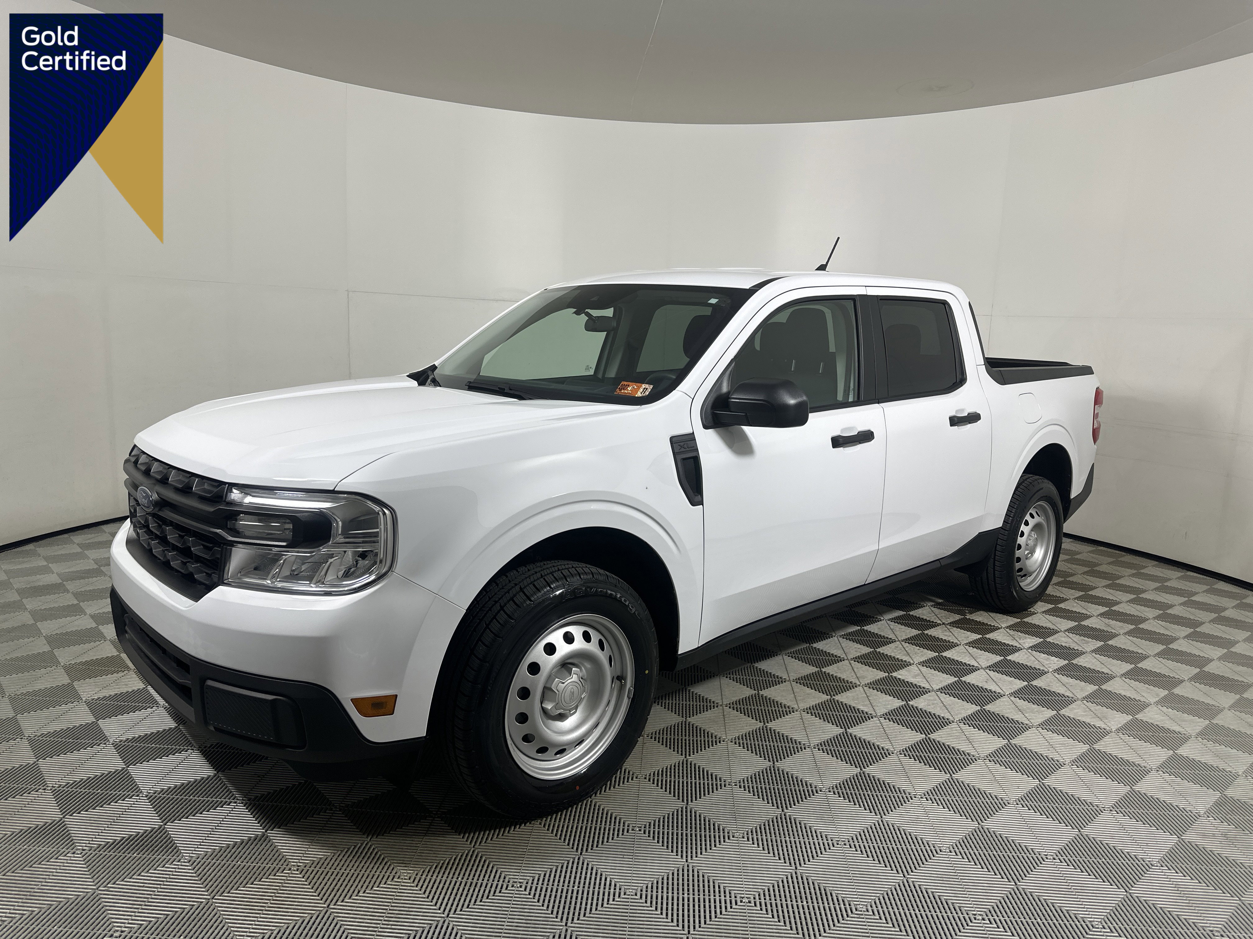 Certified 2024 Ford Maverick XL image 1