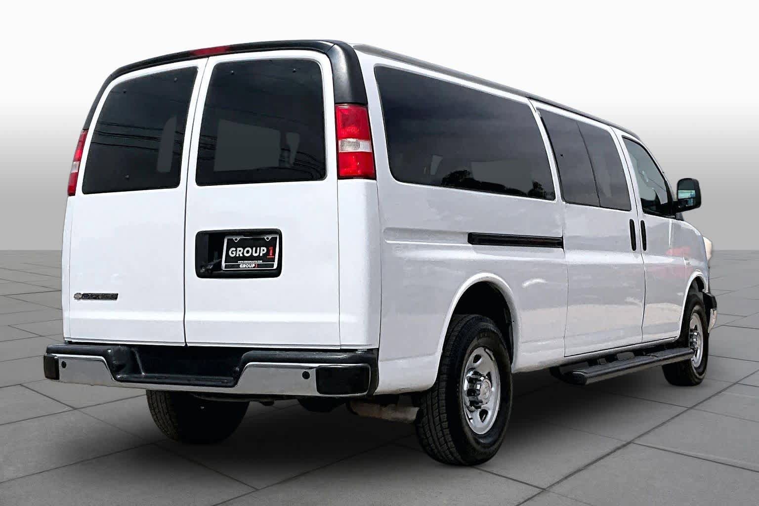 Used 2021 Chevrolet Express 3500 LT w/ LT Preferred Equipment Group RWD image 12