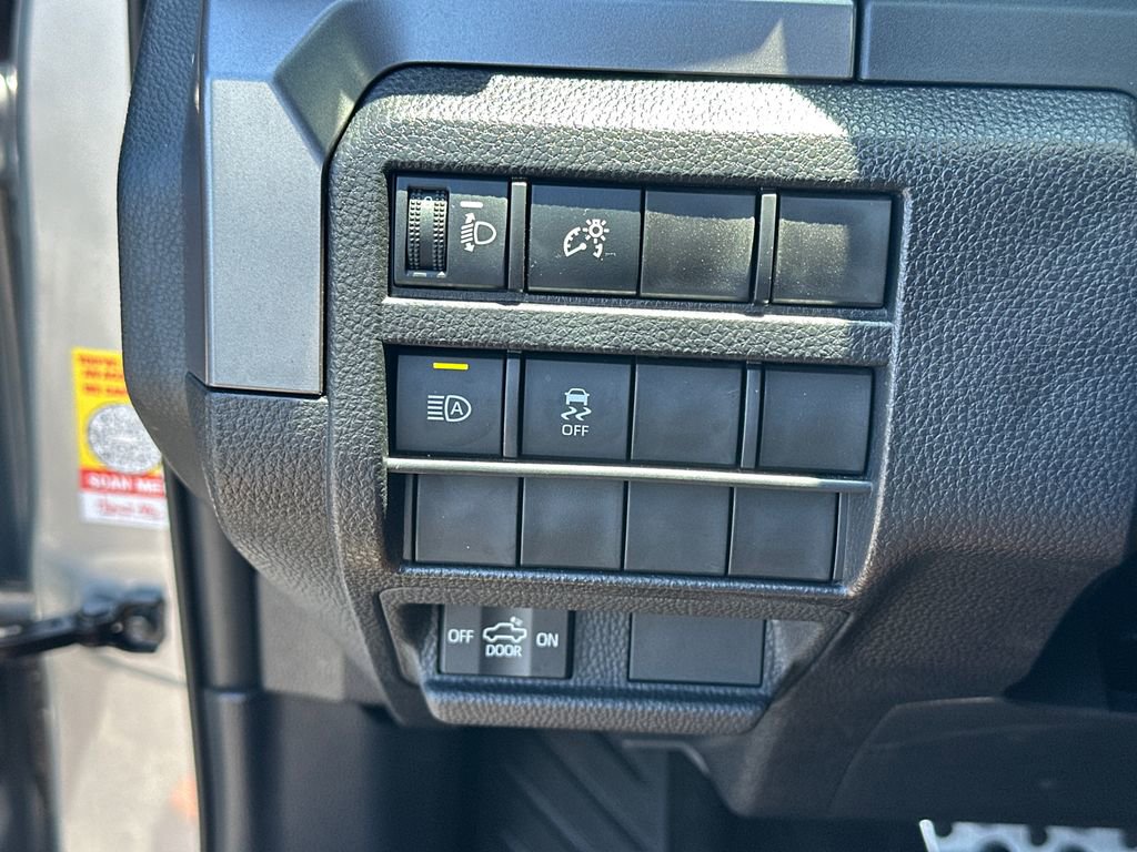 Used 2025 Toyota Tacoma TRD Sport AWD/4WD image 30