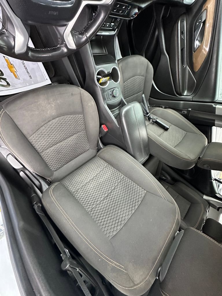 Used 2020 GMC Terrain SLE image 14