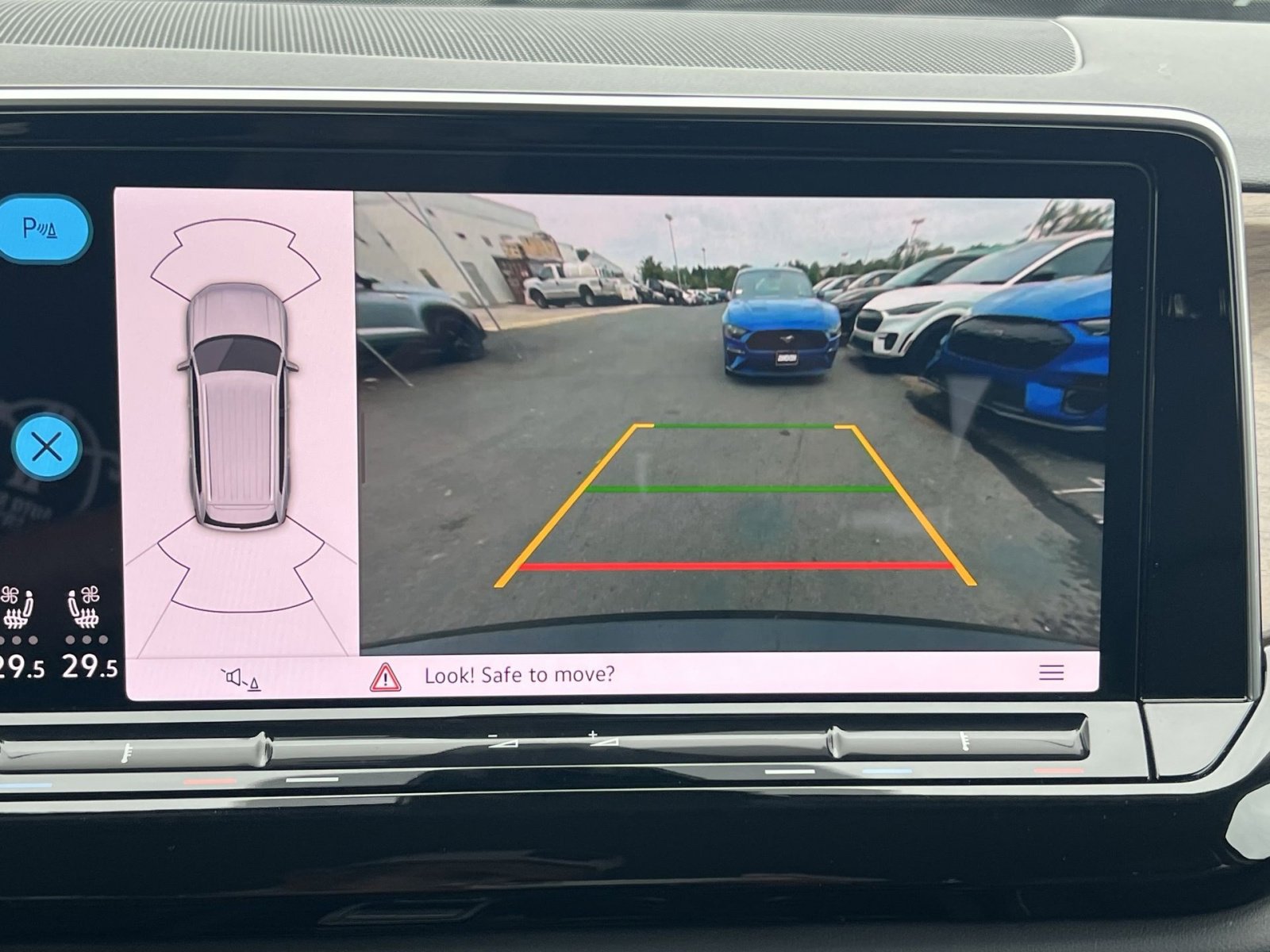 Used 2025 Volkswagen Atlas SE FWD image 27
