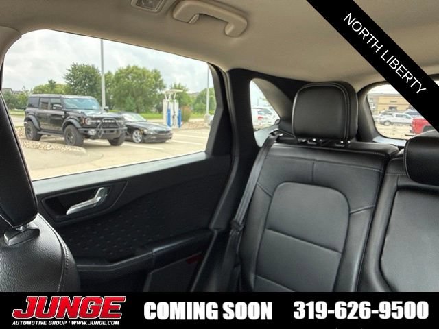 Certified 2020 Ford Escape Titanium AWD/4WD image 29