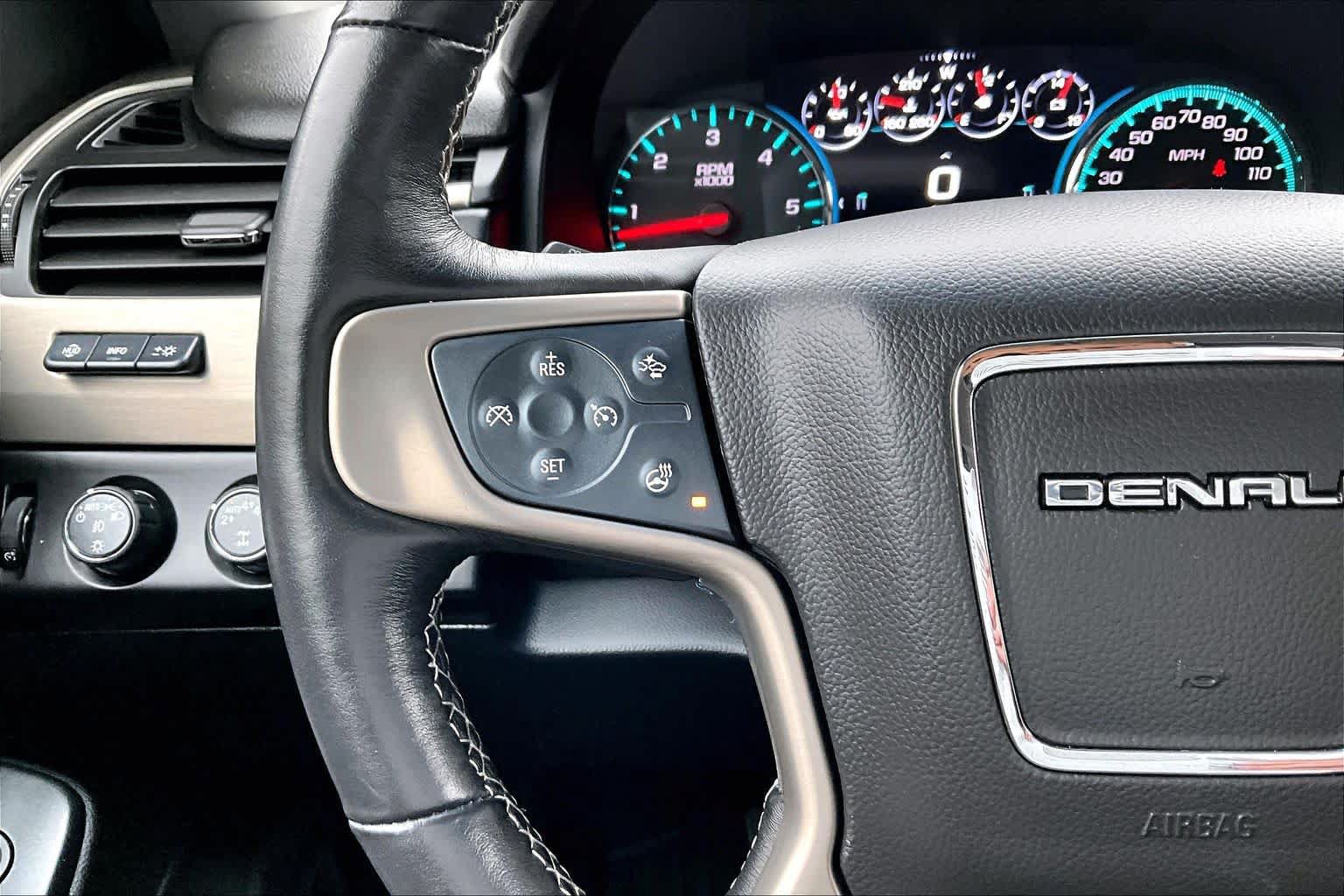 Used 2019 GMC Yukon Denali w/ Denali Ultimate Package AWD/4WD image 24