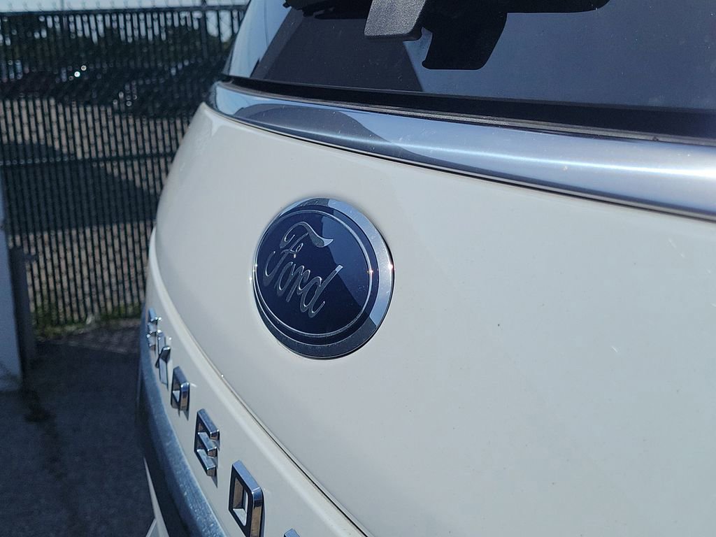 Certified 2024 Ford Expedition Limited RWD image 9